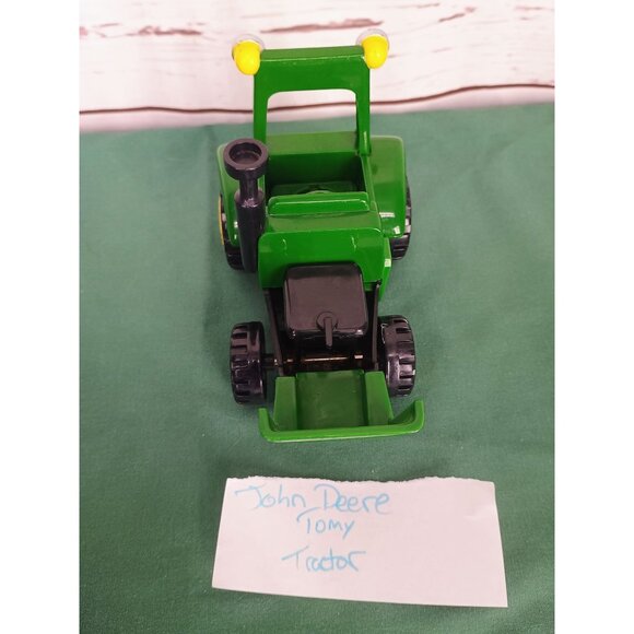 Tomy John Deere Tractor Toy Vehicle RC2 4 Inch - Picture 6 of 6